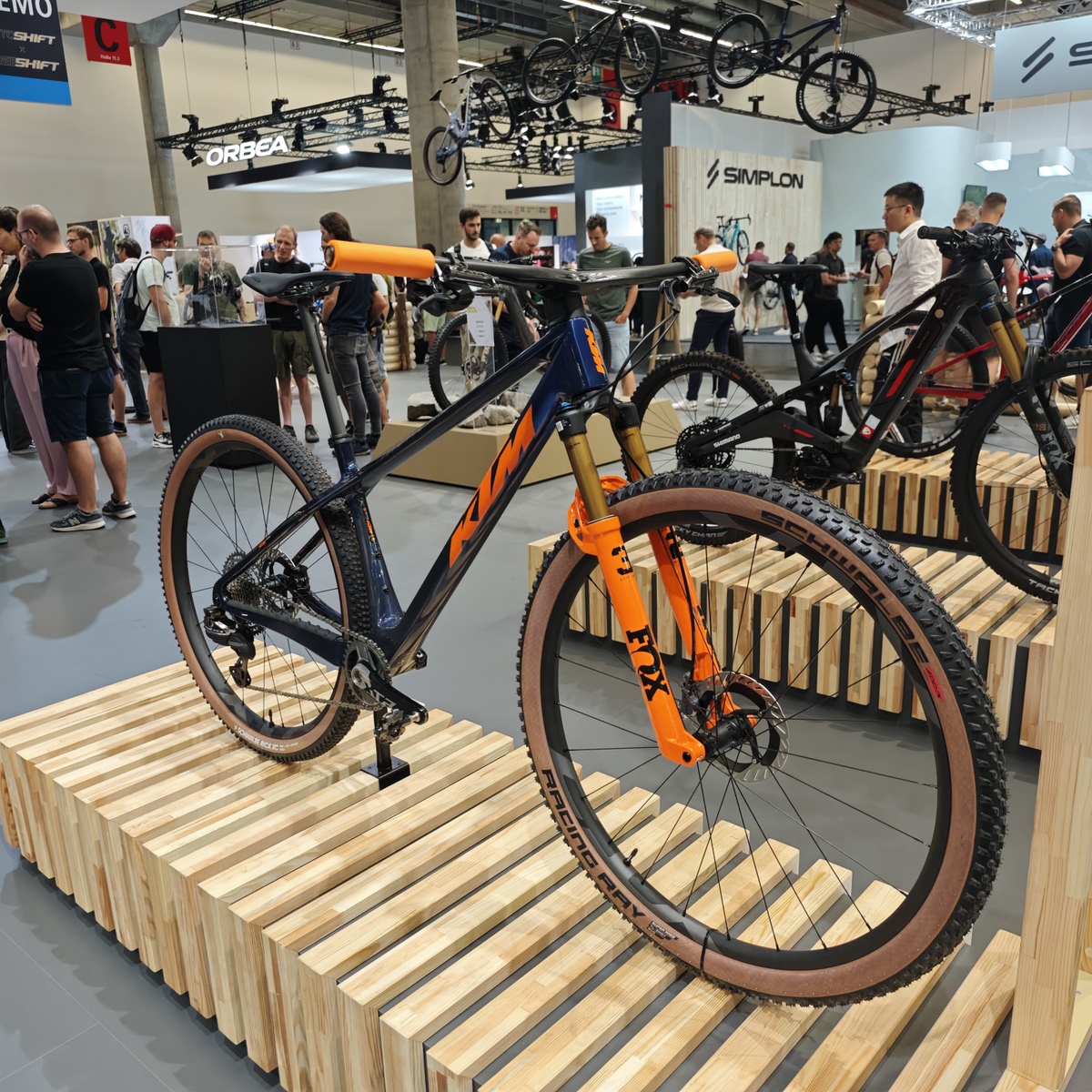 KTM Myroon Exonic 2026
